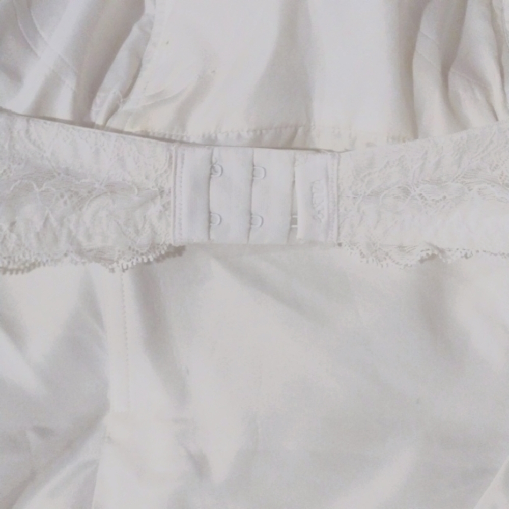 Wedding Dress - Picture 11 of 14